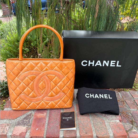 CHANEL Handbags - Luxurious Authentic CHANEL Iconic Medallion Tote France w/Dustbag ModPop